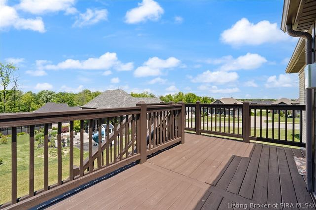 11204 Winged Foot Drive, Sellersburg, IN 47172