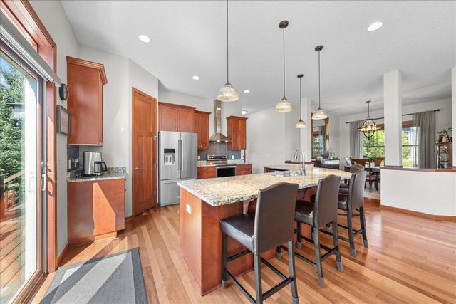 1618 Headwaters Lane, Woodbury, MN 55129