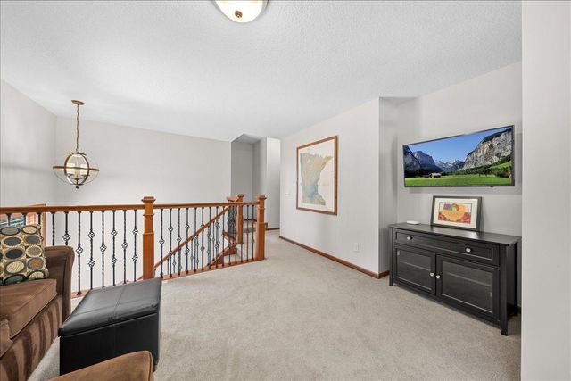 1618 Headwaters Lane, Woodbury, MN 55129