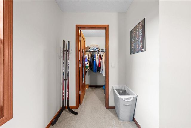 1618 Headwaters Lane, Woodbury, MN 55129