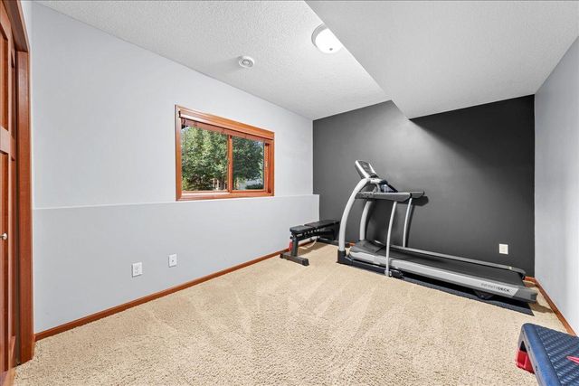 1618 Headwaters Lane, Woodbury, MN 55129