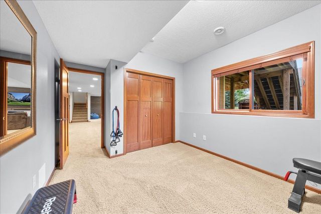 1618 Headwaters Lane, Woodbury, MN 55129