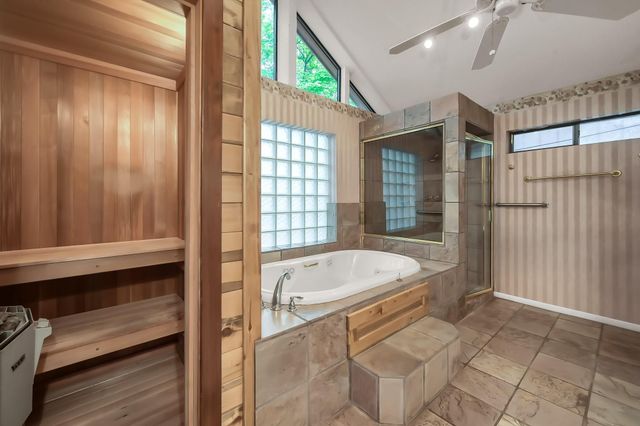 105 Broken Bough Lane, Conroe, TX 77304