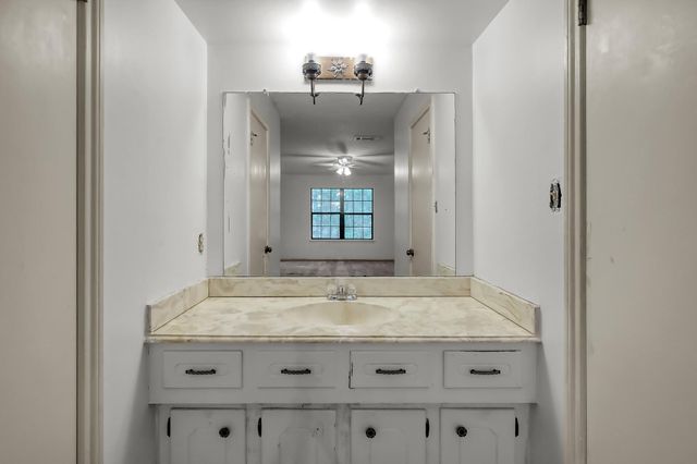 105 Broken Bough Lane, Conroe, TX 77304