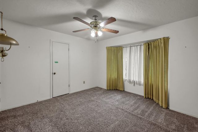 105 Broken Bough Lane, Conroe, TX 77304