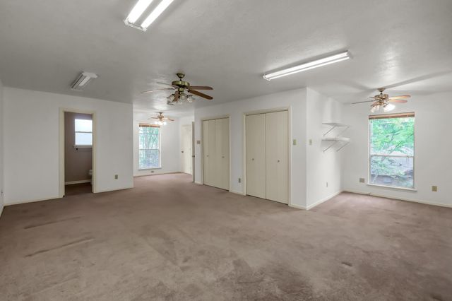 105 Broken Bough Lane, Conroe, TX 77304