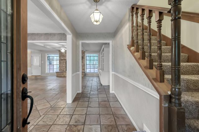 105 Broken Bough Lane, Conroe, TX 77304