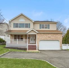 1 Fairway Drive, Old Bethpage, NY 11804