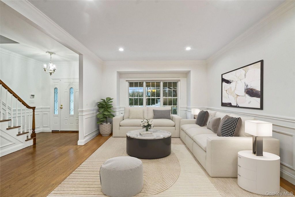 1 Fairway Drive, Old Bethpage, NY 11804 — photo 3