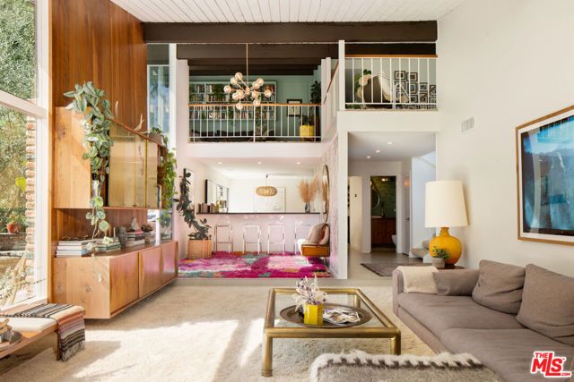 2419 Banyan Drive, Los Angeles, CA 90049