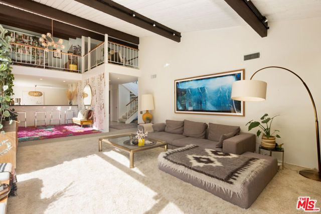2419 Banyan Drive, Los Angeles, CA 90049