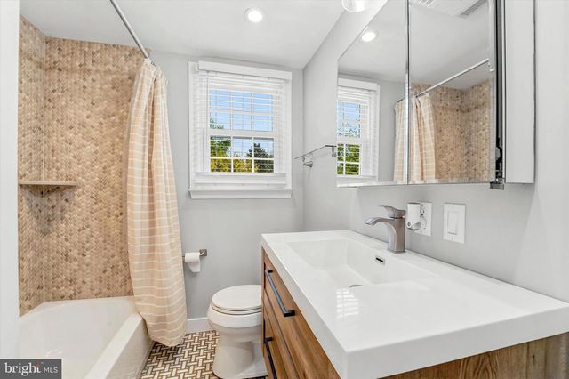 103 W 8TH ST, Media, PA 19063