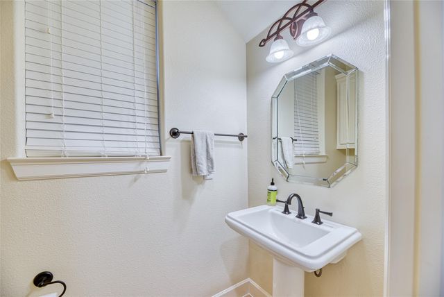 2010B W 14th Street, Houston, TX 77008