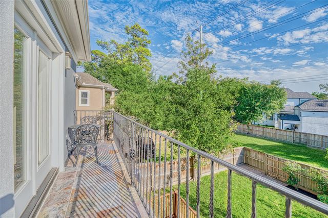2010B W 14th Street, Houston, TX 77008