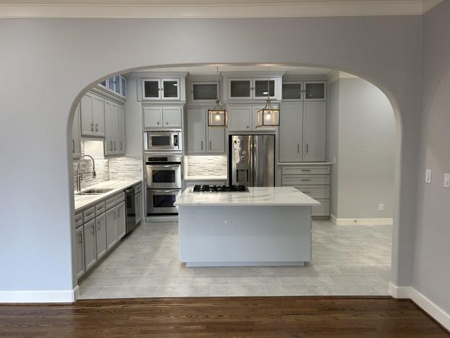 2010B W 14th Street, Houston, TX 77008