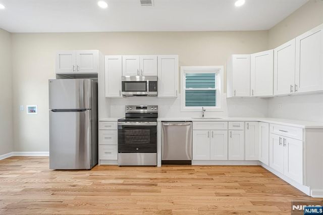532 Ringwood Avenue A, Wanaque, NJ 07465