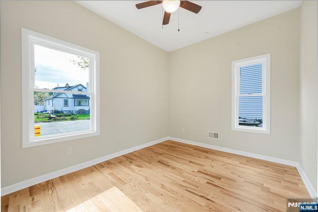 532 Ringwood Avenue A, Wanaque, NJ 07465