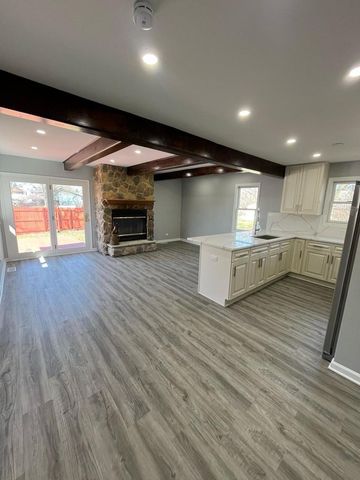 165 Arrowhead Lane, Bolingbrook, IL 60440