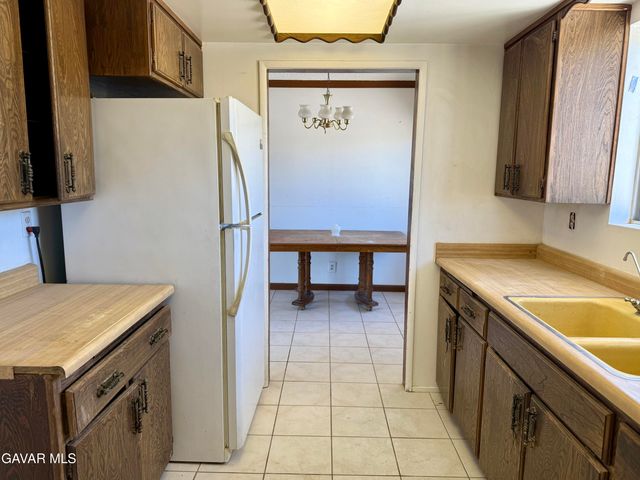 45731 W 48th Street, Lancaster, CA 93536