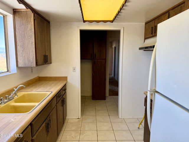 45731 W 48th Street, Lancaster, CA 93536
