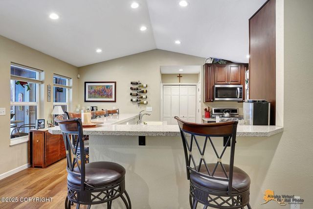 528 N Beaver Lake Road, Big Lake, AK 99652