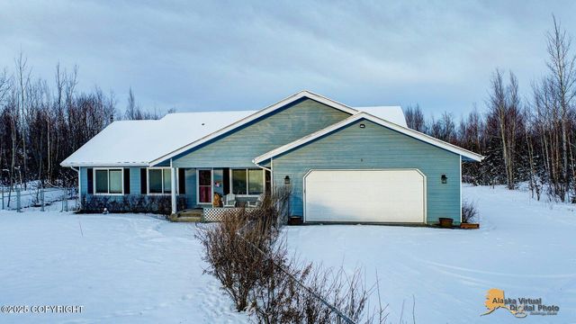 528 N Beaver Lake Road, Big Lake, AK 99652