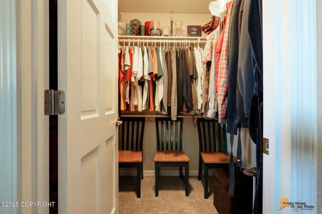 528 N Beaver Lake Road, Big Lake, AK 99652