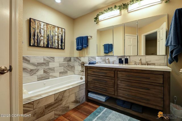 528 N Beaver Lake Road, Big Lake, AK 99652