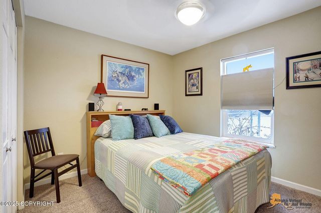 528 N Beaver Lake Road, Big Lake, AK 99652