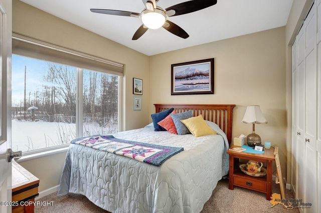 528 N Beaver Lake Road, Big Lake, AK 99652