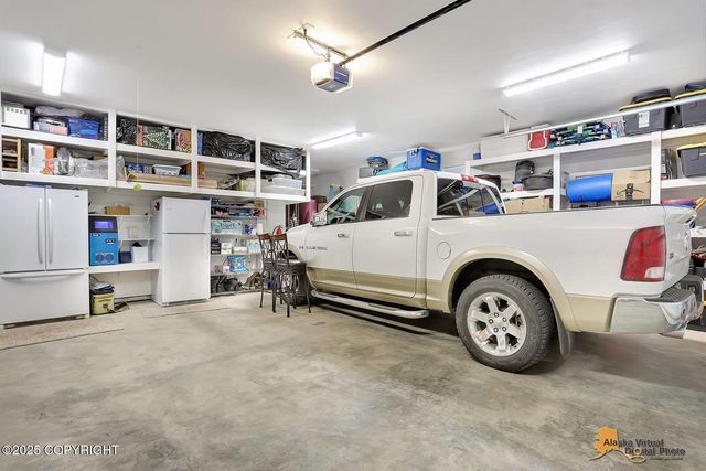 528 N Beaver Lake Road, Big Lake, AK 99652