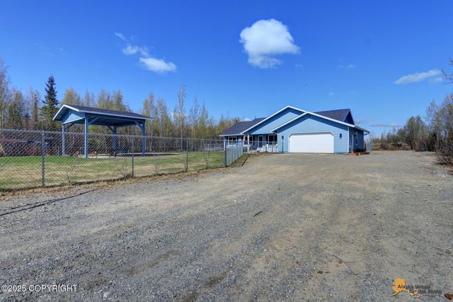 528 N Beaver Lake Road, Big Lake, AK 99652