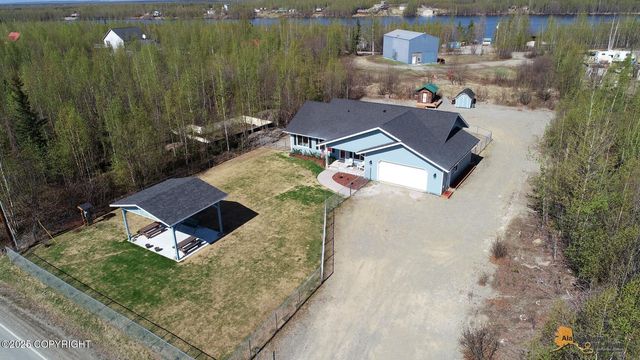 528 N Beaver Lake Road, Big Lake, AK 99652