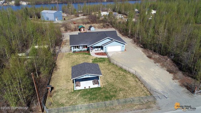 528 N Beaver Lake Road, Big Lake, AK 99652