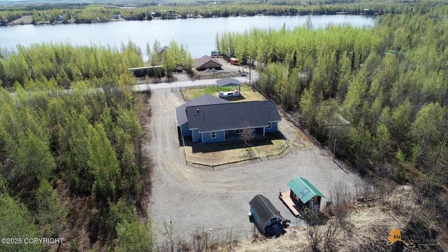 528 N Beaver Lake Road, Big Lake, AK 99652