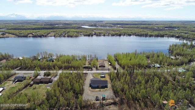 528 N Beaver Lake Road, Big Lake, AK 99652