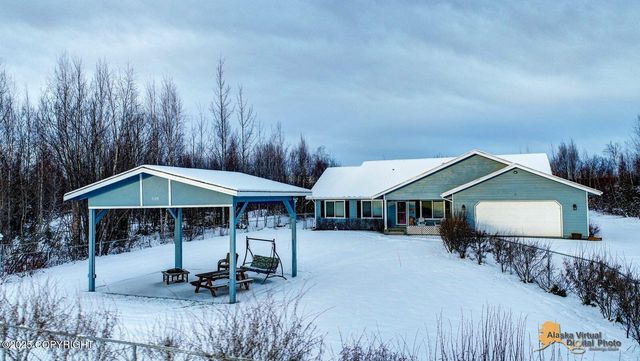 528 N Beaver Lake Road, Big Lake, AK 99652