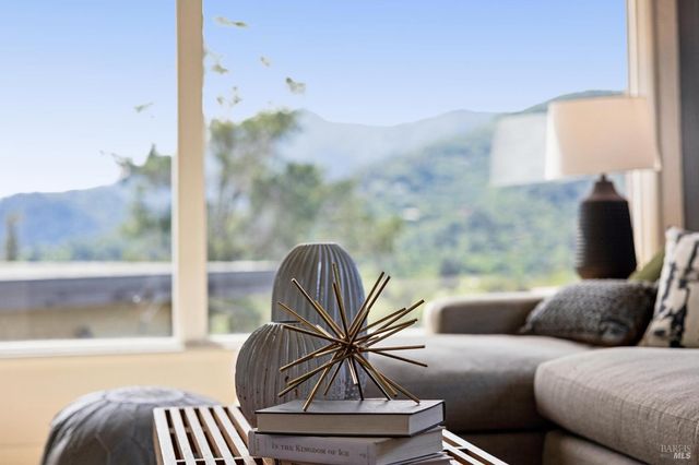 95 Ridge Rd, San Anselmo, CA 94960