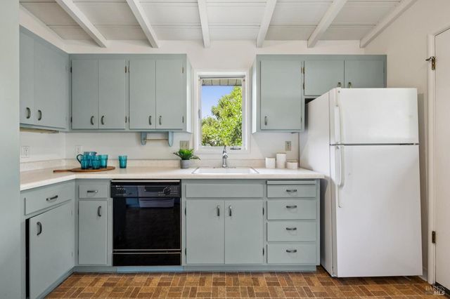 95 Ridge Rd, San Anselmo, CA 94960