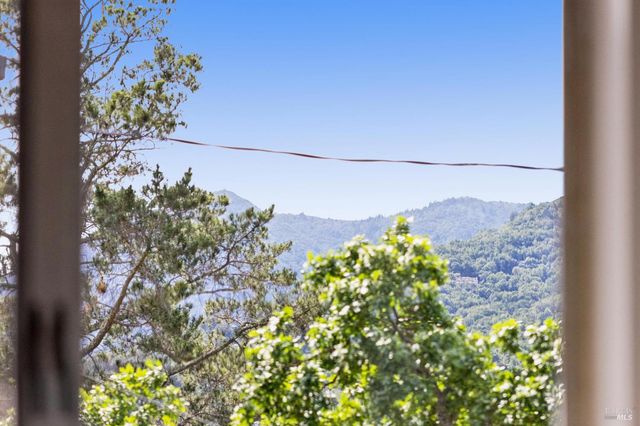 95 Ridge Rd, San Anselmo, CA 94960