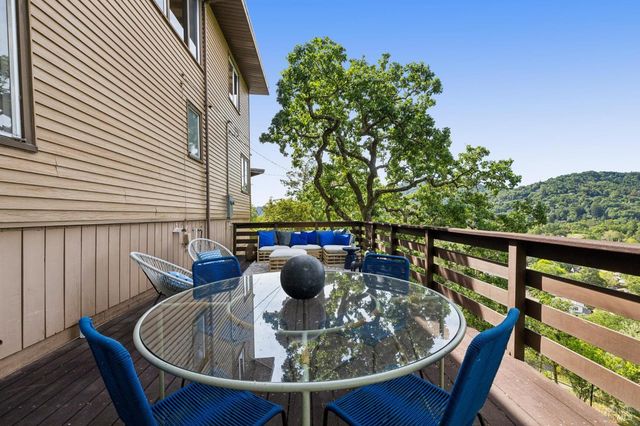 95 Ridge Rd, San Anselmo, CA 94960