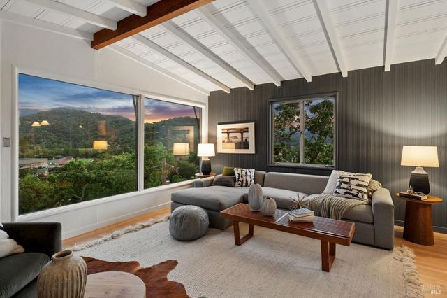 95 Ridge Rd, San Anselmo, CA 94960