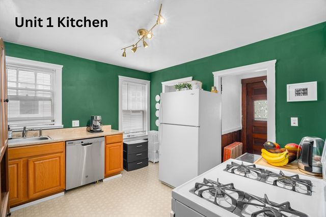 52 Sterling St, Somerville, MA 02144