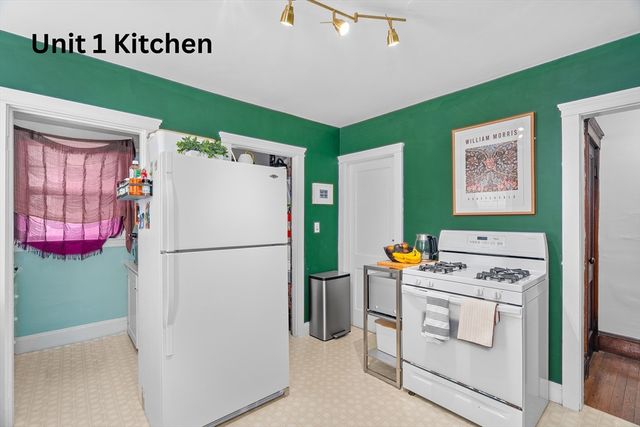 52 Sterling St, Somerville, MA 02144