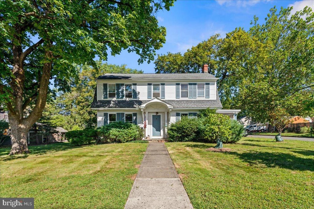12 E PROSPECT ST, Hopewell, NJ 08525