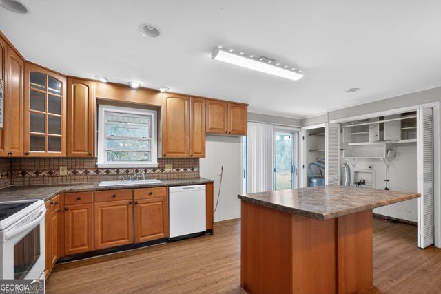 2780 London Berry Court, Snellville, GA 30039