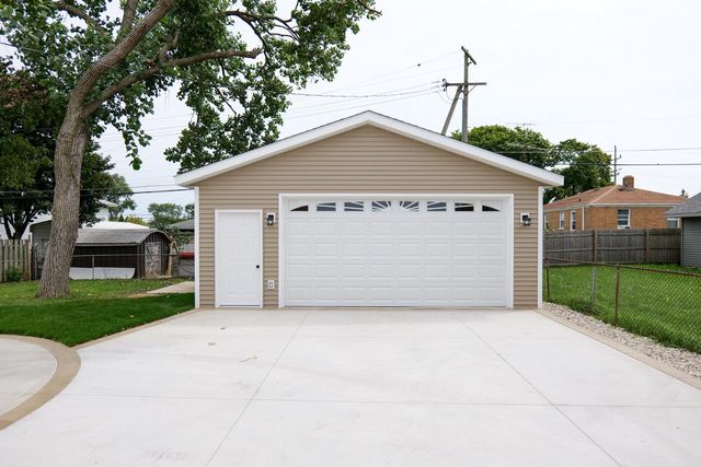 4621 39th AVENUE, Kenosha, WI 53144