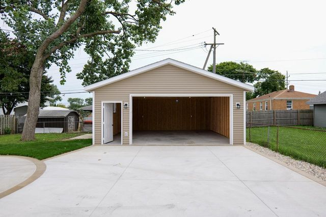 4621 39th AVENUE, Kenosha, WI 53144