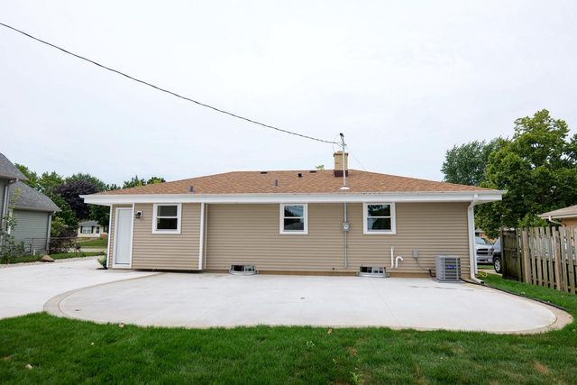 4621 39th AVENUE, Kenosha, WI 53144