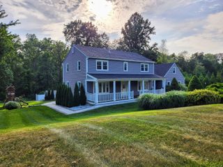 3 Old Woods Road, Brookfield, CT 06804